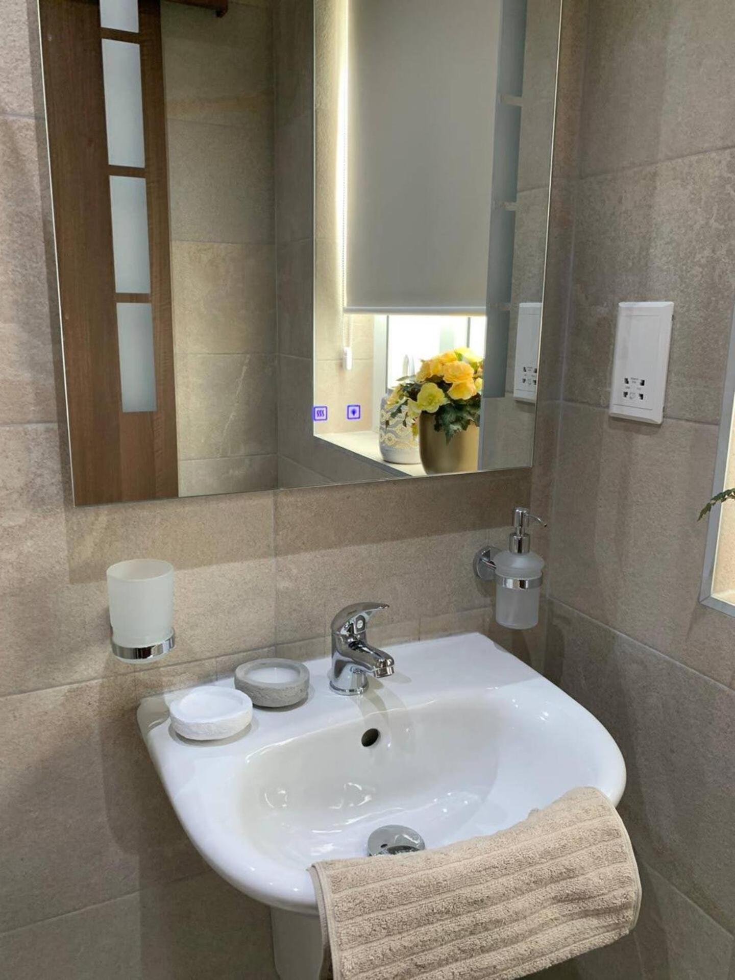 Fl 1 Ta'Lonza Luxury With Hot Tub By Homely Mellieħa Esterno foto