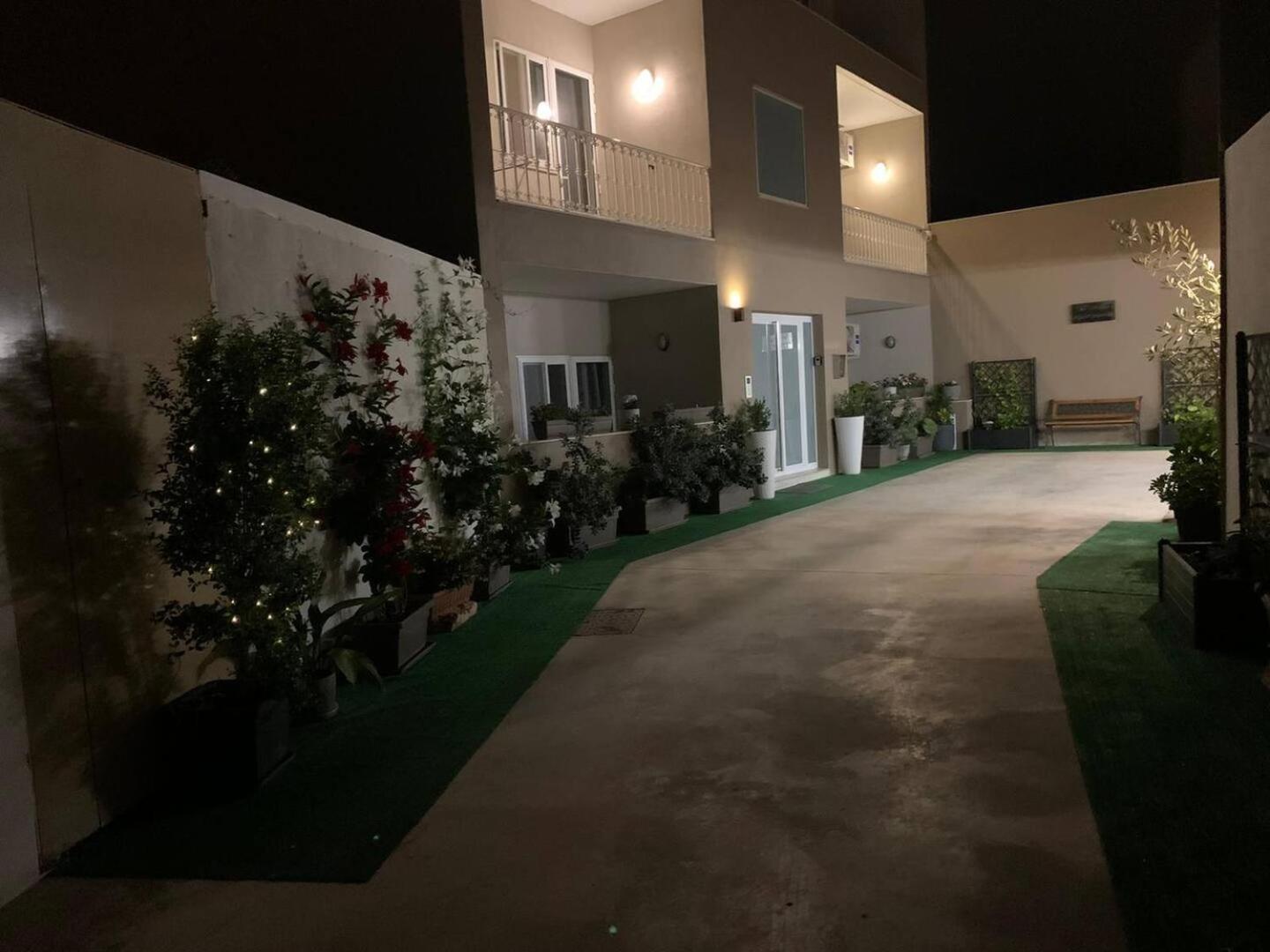 Fl 1 Ta'Lonza Luxury With Hot Tub By Homely Mellieħa Esterno foto