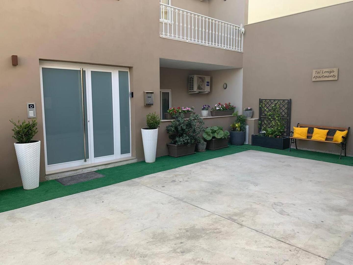 Fl 1 Ta'Lonza Luxury With Hot Tub By Homely Mellieħa Esterno foto