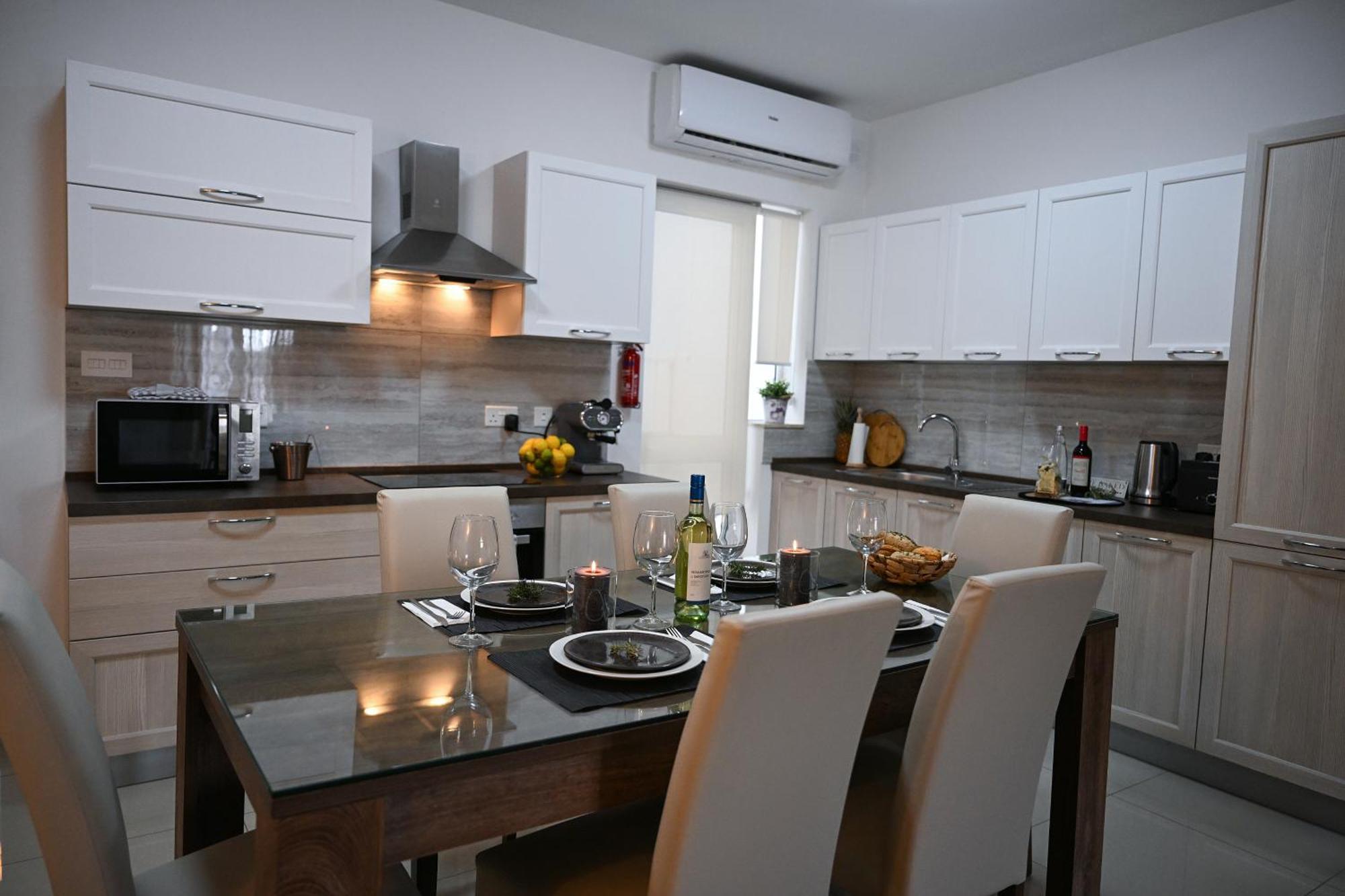 Fl 1 Ta'Lonza Luxury With Hot Tub By Homely Mellieħa Esterno foto