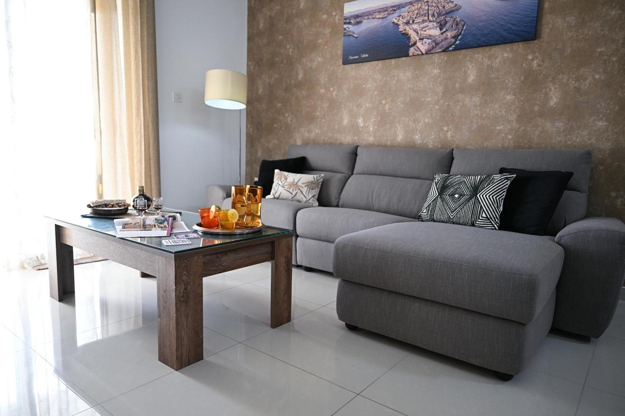 Fl 1 Ta'Lonza Luxury With Hot Tub By Homely Mellieħa Esterno foto