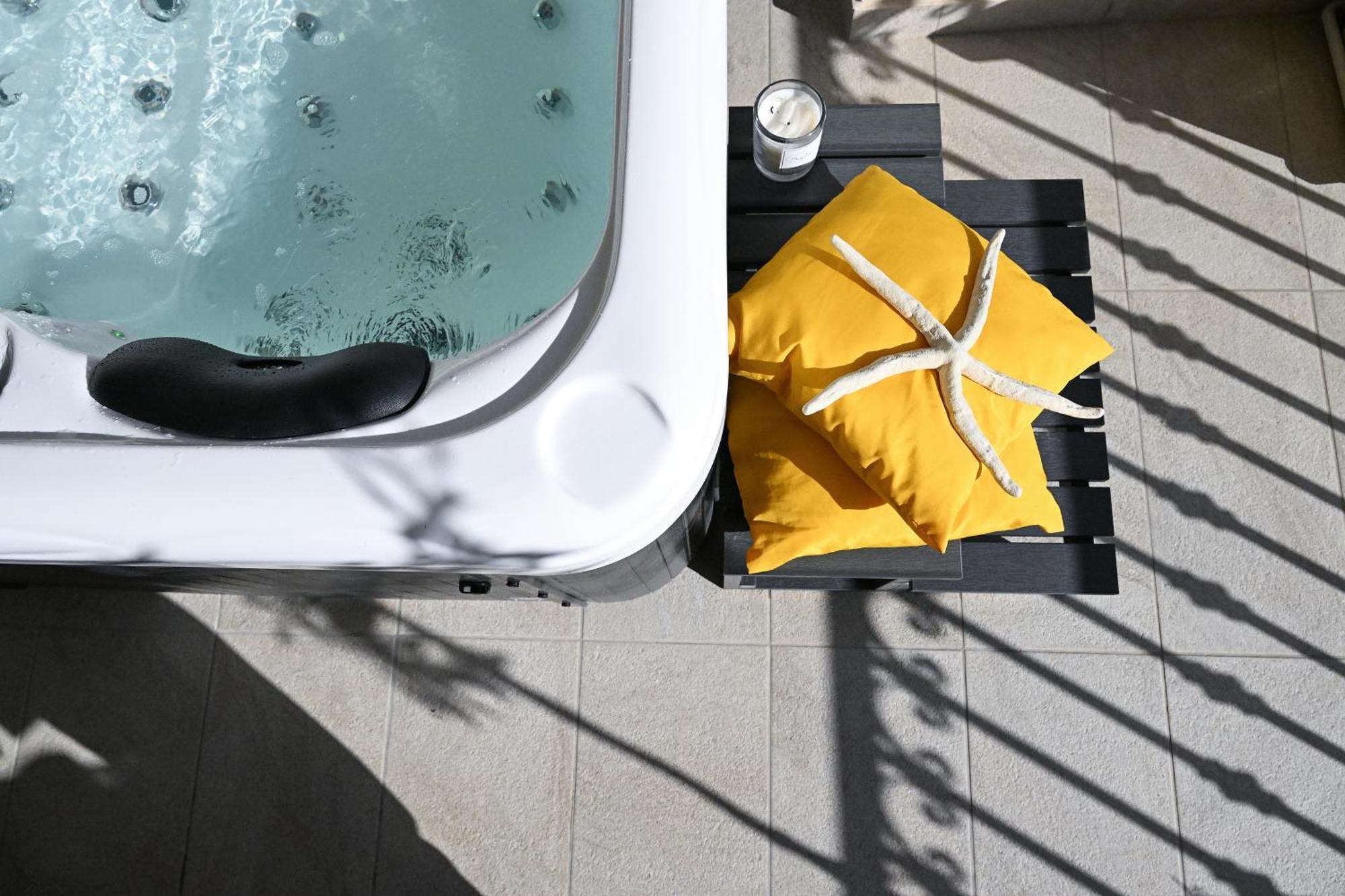 Fl 1 Ta'Lonza Luxury With Hot Tub By Homely Mellieħa Esterno foto